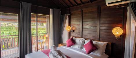 Vila Comfort, balkon, pemandangan kebun | Setrika/meja setrika, Wi-Fi gratis, dan seprai linen