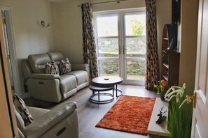 Smart TV - Azalea -  an apartment that sleeps 4 guests  in 2 bedrooms (Central Keswick)