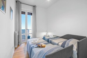 Iron/ironing board, free WiFi, bed sheets - Specchio Di Cielo Arona Center, Arona, Italy (Arona)