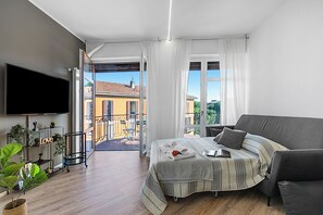 Iron/ironing board, free WiFi, bed sheets - Specchio Di Cielo Arona Center, Arona, Italy (Arona)