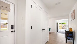 Interior - Comfortable & Quiet 2BR/2BA, Near Park Ave & Rollins, Extended Stays Welcome. (Winter Park)