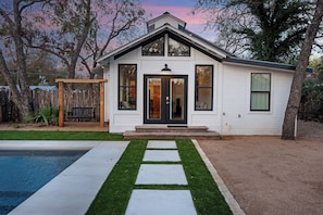 Exterior detail - Bungalow 5-Seventeen - Pool & Fire Pit (Fredericksburg)