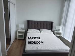 3 bedrooms, iron/ironing board, internet, bed sheets