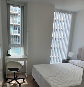 3 bedrooms, iron/ironing board, internet, bed sheets