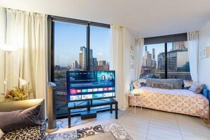 Room - Stunning View 2B APT Free Parking in Dockland (Docklands)