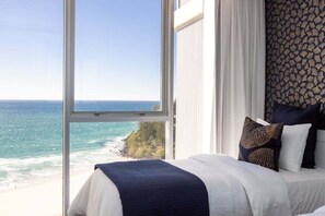 Iron/ironing board, WiFi, bed sheets - Reflections 1705 Sky Home (Gold Coast)