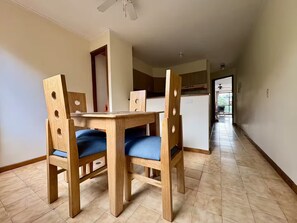 Dining - Comfortable and safe apartment with river view (Medellín)