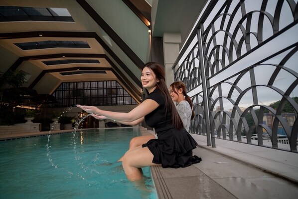 Outdoor pool, lifeguards on site - Paxtonz KL Walk to Mall & Pool (Petaling Jaya)