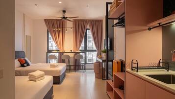 Family Studio, City View | Private kitchen | Fridge, microwave