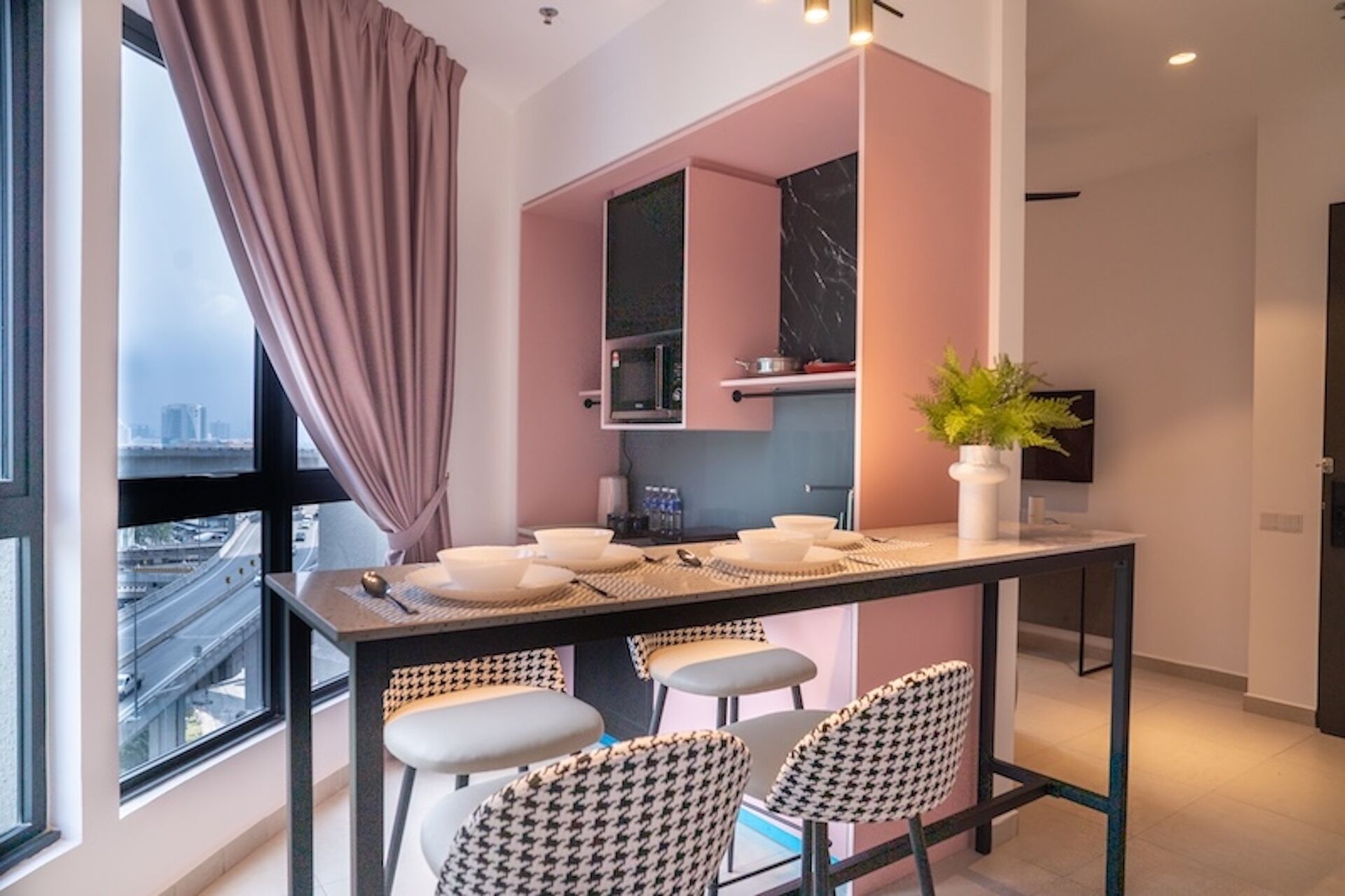 Deluxe Apartment, City View | Private kitchen | Fridge, microwave