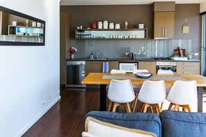 Fridge, microwave, oven, stovetop - St Andrews Golf Course & Nature Getaway (Fingal)