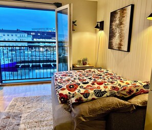 مكواة/لوح كي وواي فاي وملاءات أسرّة