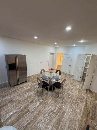 2-Bedroom 2-Bath ThePALACE @Univ of Oregon Campus 1 min fr I-5 @Hayward @Autzen!