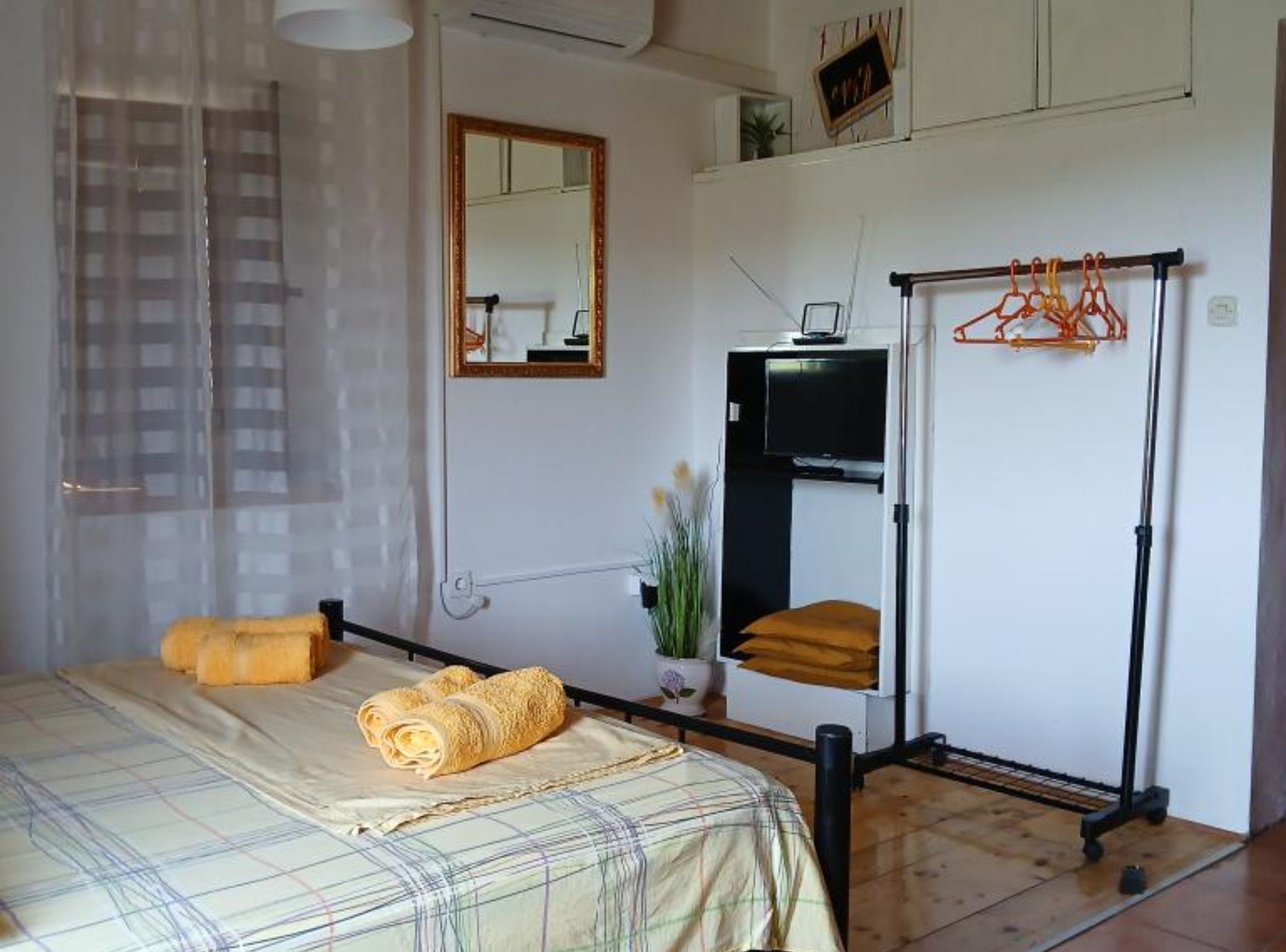 Studio (Studio Apartment with Terrace and Sea)