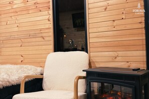 Deluxe Cabin, Garden View | Interior