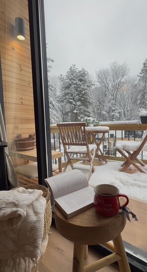 Stuga Deluxe - utsikt mot trädgården | Gratis wi-fi