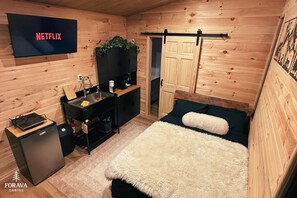 Stuga Deluxe - utsikt mot trädgården | Gratis wi-fi