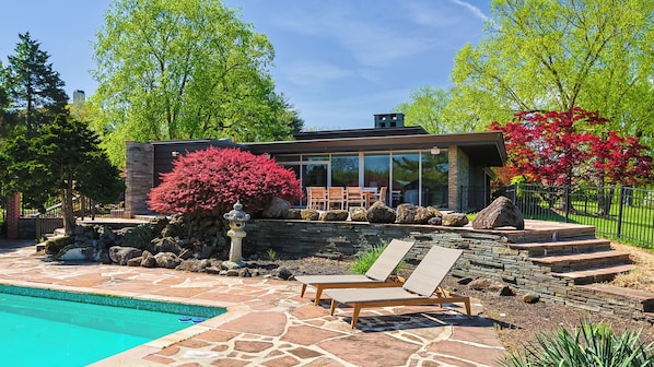 Outdoor pool, a heated pool - Spectacular Meadow View Lodge with Amazing Pool (Collegeville)