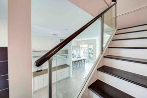 Interior - THE Q LUXURY & QUALITY MODERN SARASOTA DOWNTOWN LIFESTYLE CLOSE TO LIDO BEACH (Sarasota)