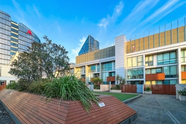 Unclassified image, 1 of 53, button - Lux Docklands District 3-level TH FreeParking (Docklands)