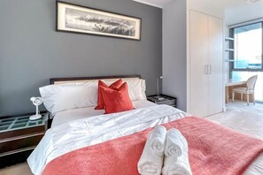 Unclassified image, 2 of 53, button - Lux Docklands District 3-level TH FreeParking (Docklands)