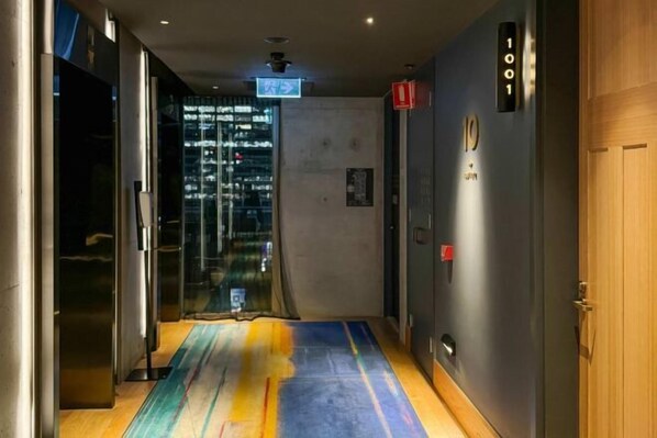 المنشأة من الداخل