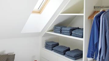 Bügeleisen/Bügelbrett, WLAN, Bettwäsche