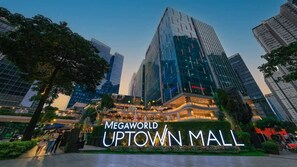 Exterior - BGC High Rise, Uptown Mall Link, 5G WiFi, Pool, Ste 19 (Taguig)