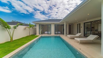 Premium Villa | Front of property