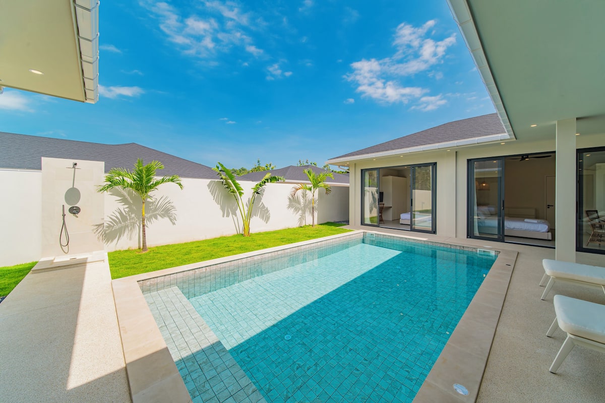Desk, laptop workspace, blackout drapes, soundproofing
