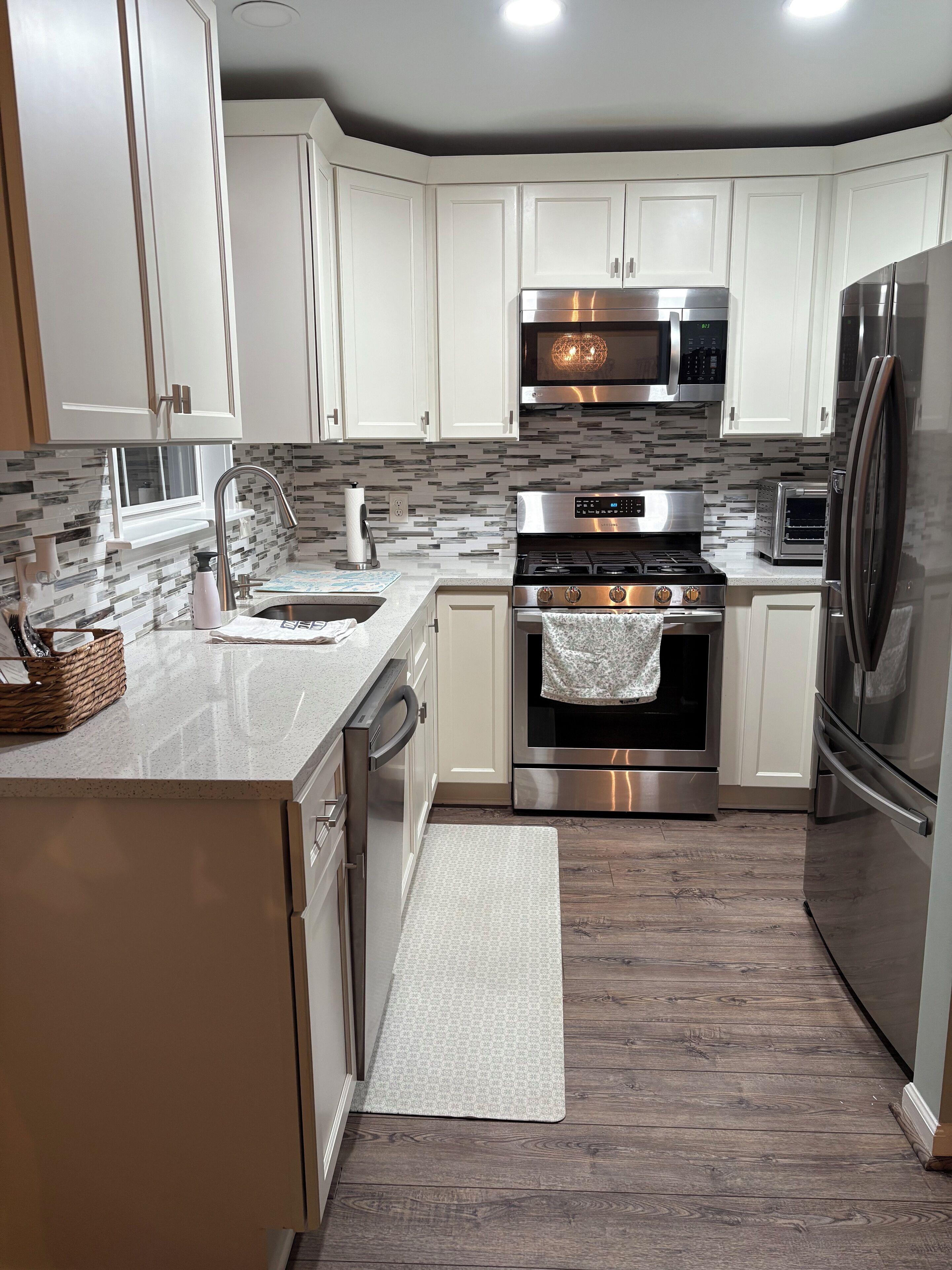 電子レンジ、オーブン、コンロ、食器洗い機