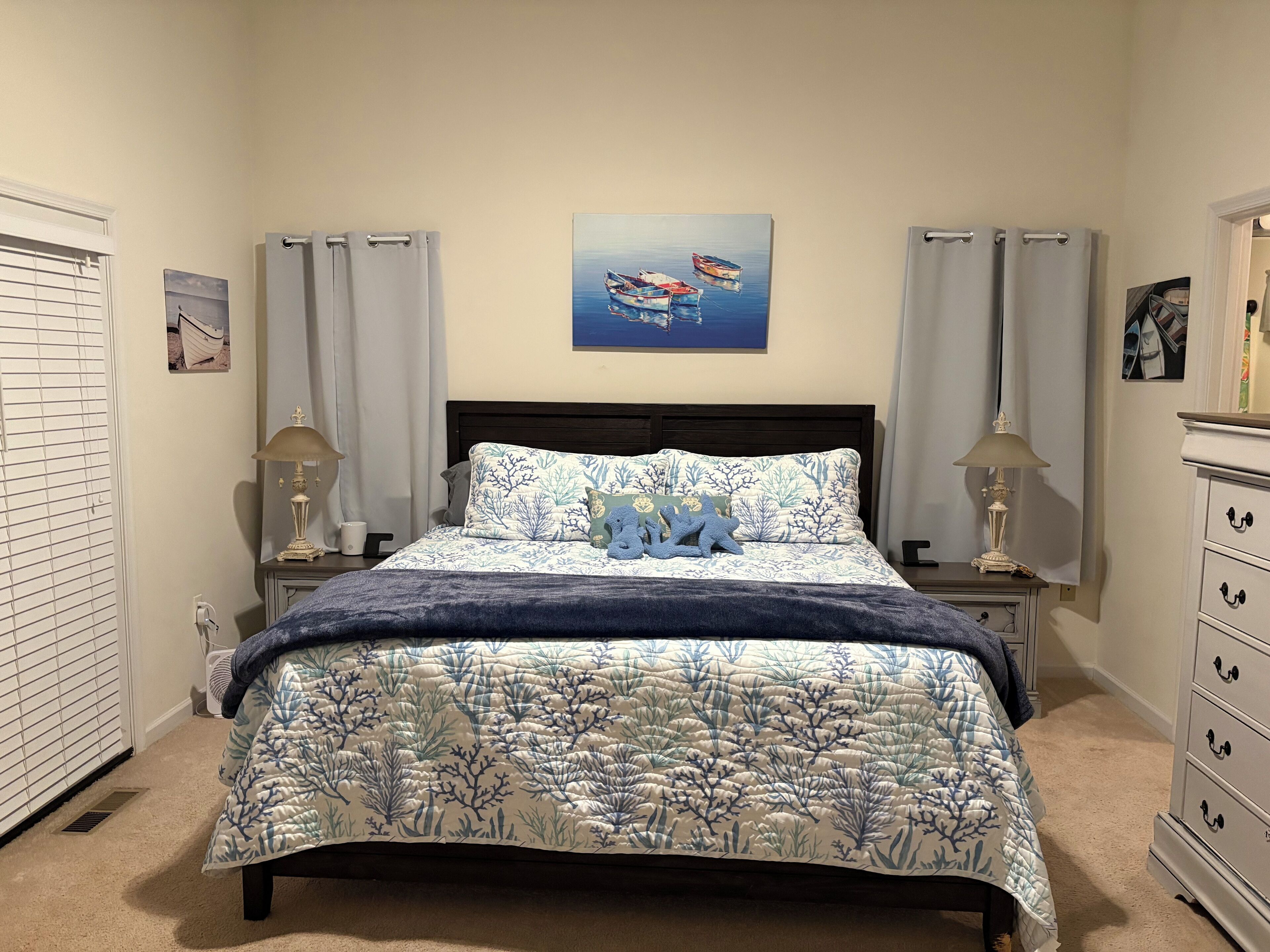 4 chambres, fer et planche à repasser, lit parapluie, Wi-Fi gratuit