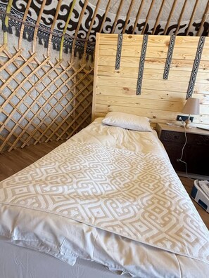 Panoramic Twin Room, Lanai, Lake View - Oimo Tash Yurt Camp (Kaji-Say)
