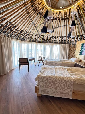Soundproofing, free WiFi - Oimo Tash Yurt Camp (Kaji-Say)