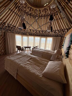 Panoramic Twin Room, Lanai, Lake View - Oimo Tash Yurt Camp (Kaji-Say)