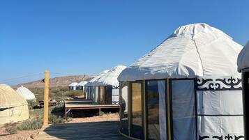 全景雙床房, 夏威夷式陽台, 湖景 | 露台/庭院