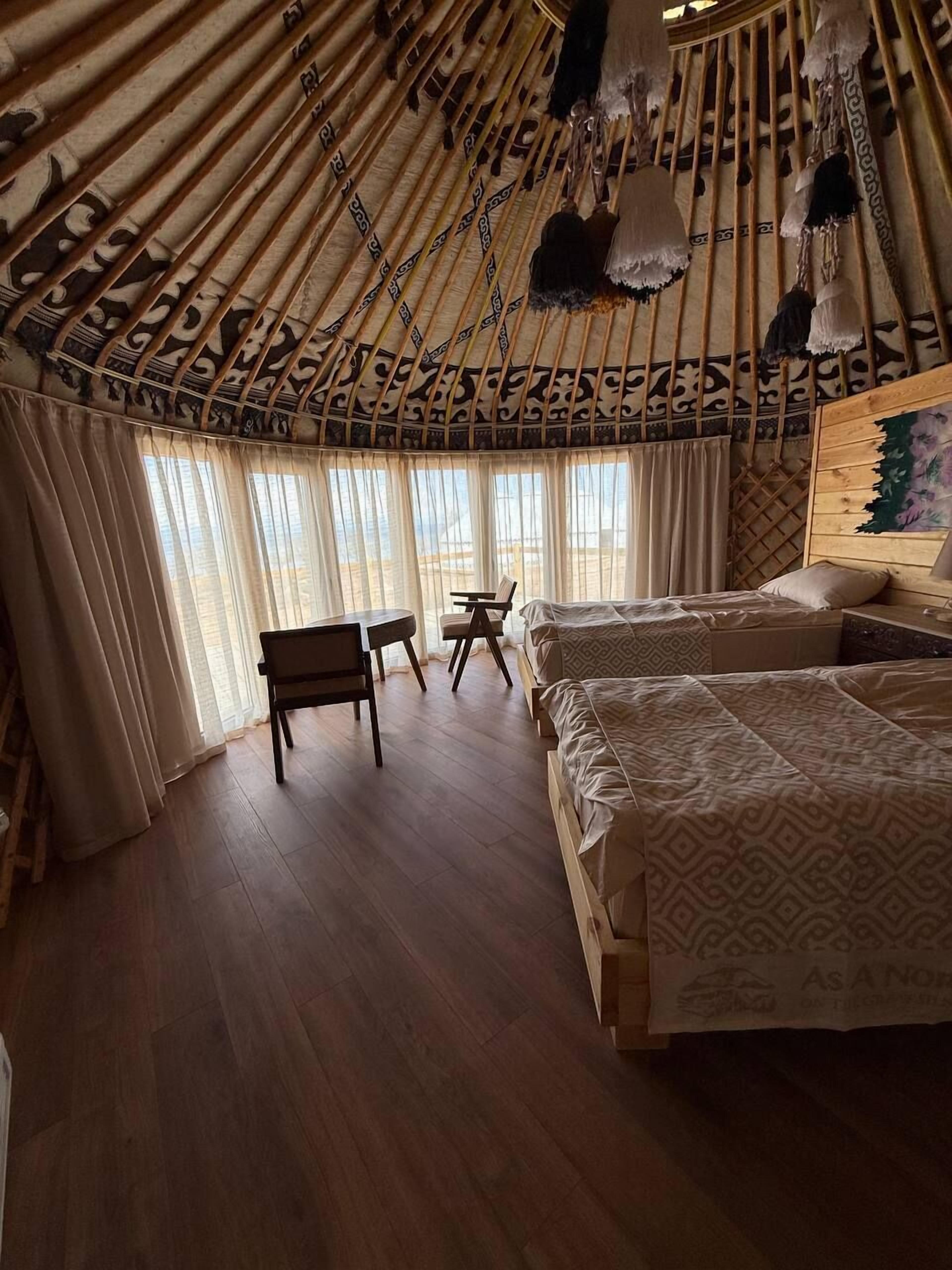 Habitación panorámica con 2 camas individuales, lanai, vista al lago | Insonorización y wifi gratis 