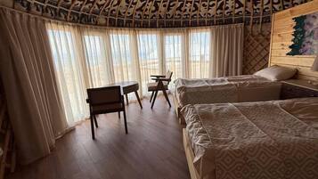 Habitación panorámica con 2 camas individuales, lanai, vista al lago | Insonorización y wifi gratis