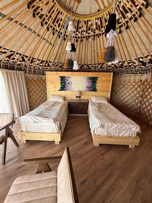 Panoramic Twin Room, Lanai, Lake View | Soundproofing, free WiFi - Oimo Tash Yurt Camp (Kaji-Say)