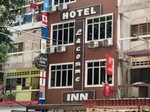 Imej tidak diklasifikasikan, 5 daripada 28, butang