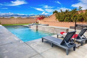 Sundeck - @ Marbella Lane - Desert Dream Pool/spa & Games (Desert Hot Springs)