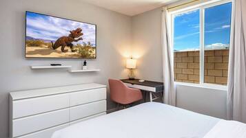 House (3 Bedrooms) | 3 bedrooms, individually decorated, individually furnished, desk