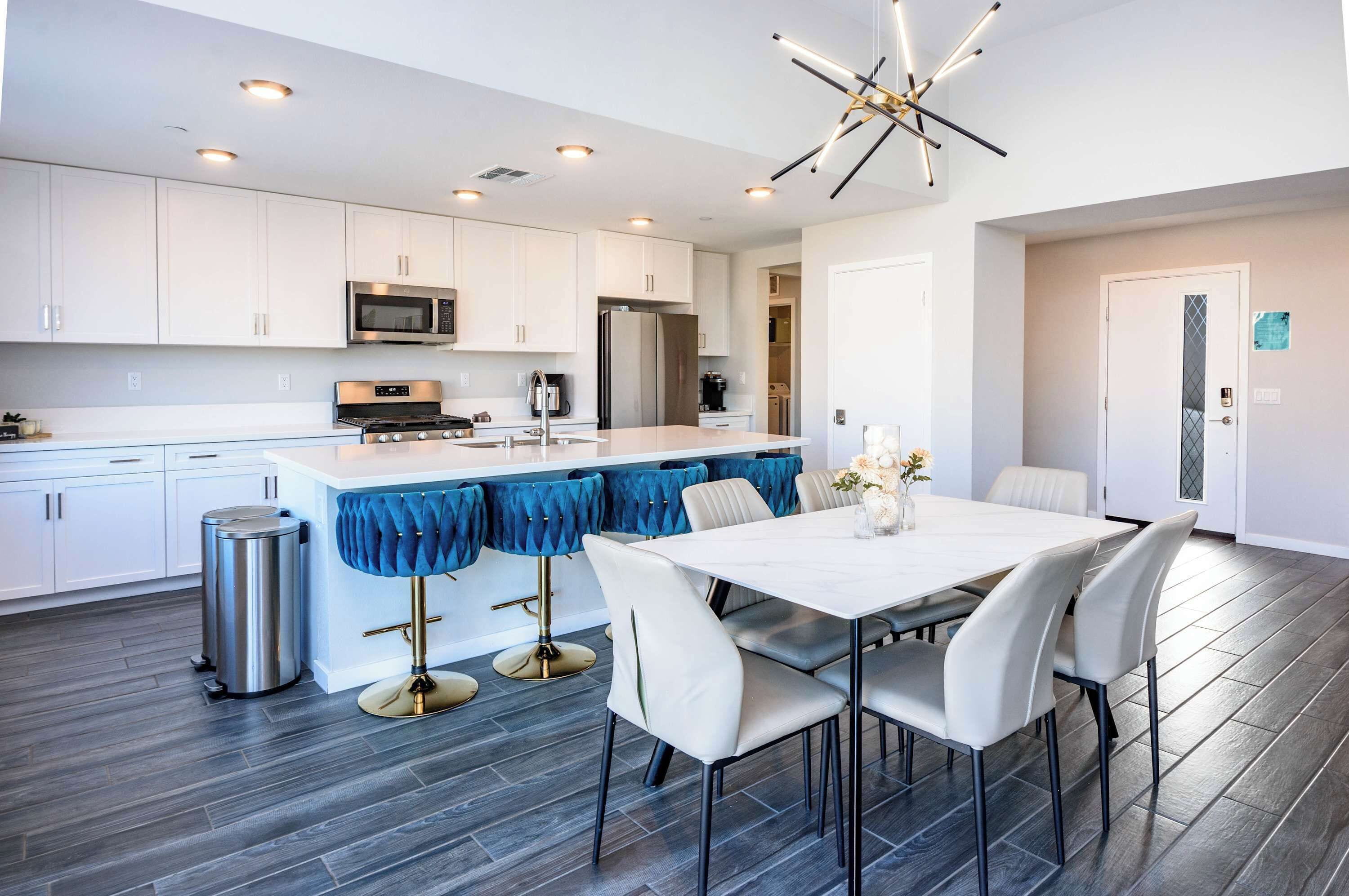 House (3 Bedrooms) | Private kitchen | Fridge, microwave, oven, stovetop