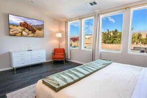 ハウス (3 Bedrooms) | 3 室のベッドルーム、客室ごとに異なる装飾、客室ごとに異なるインテリア、デスク