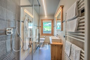 Shower, bidet, towels - Loredana 2, Livigno, Italy (Livigno)