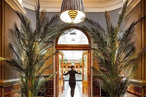 Lobby - The Municipal Hotel & Spa Liverpool - MGallery Collection (Liverpool)