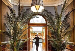 Lobby - The Municipal Hotel & Spa Liverpool - MGallery Collection (Liverpool)