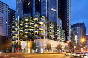 المنشأة من الخارج