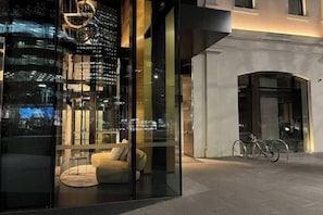 Interior - Brilliant Lv56 Condo HighRise Bay View (Southbank)