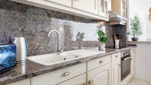 Nicht klassifiziertes Bild, 4 von 33, Schaltfläche